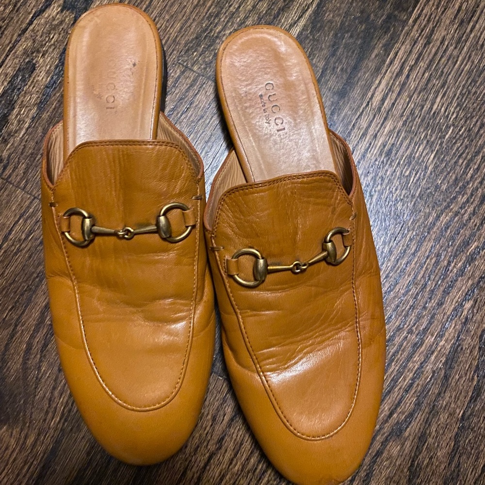 Gucci womens horse bit mule loafer slip on preworn calf skin broken in 38.5